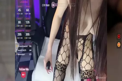 173直播外流 36C大奶黑絲台妹自慰給妳看