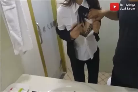 CHINESE 洗手间边打电话边操 