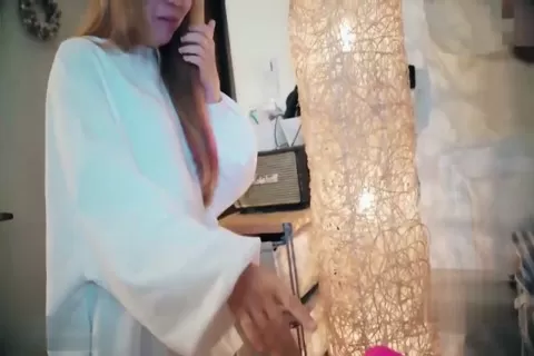 台灣淫蕩人妻居然讓鄰居內射 虐心NTR綠帽劇情 初解禁兩男中出 精液連續注入