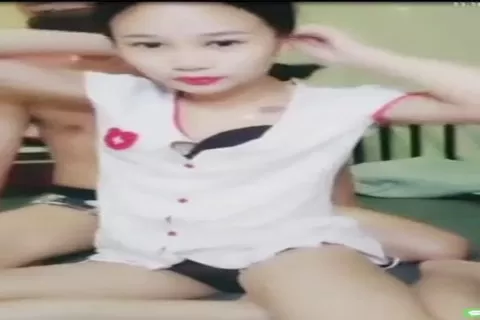 極品美女模特身材被男友舔逼爽翻各種姿勢操最後口爆吞精