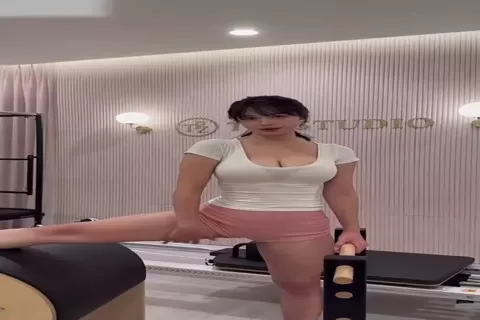 台灣成人影片外流 大奶正妹瑜珈教練的淫蕩誘惑 你的雞巴比我男朋友的都大 我好喜歡你的腹肌