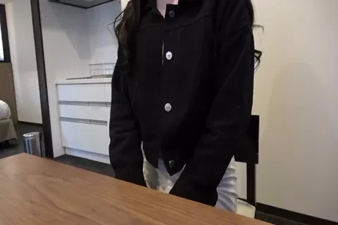 19歲巨乳少女被富二代無套內射中出